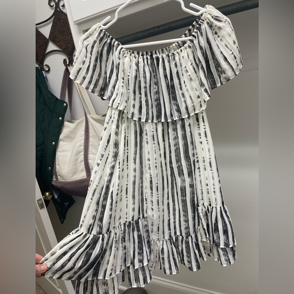Off shoulder black and white dress, medium